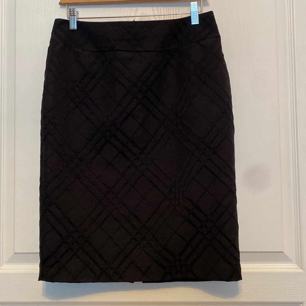 3 for $30 Cynthia Rowley Black lined skirt with Back zipper and slit. Size 8